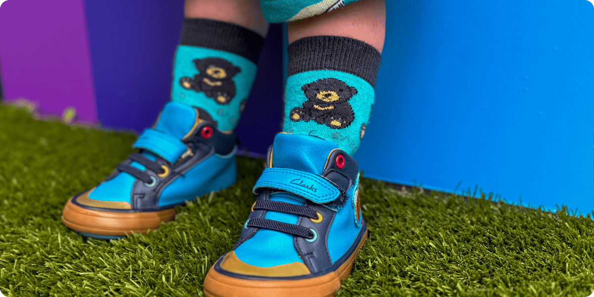 Kid wearing sun bears bamboo socks